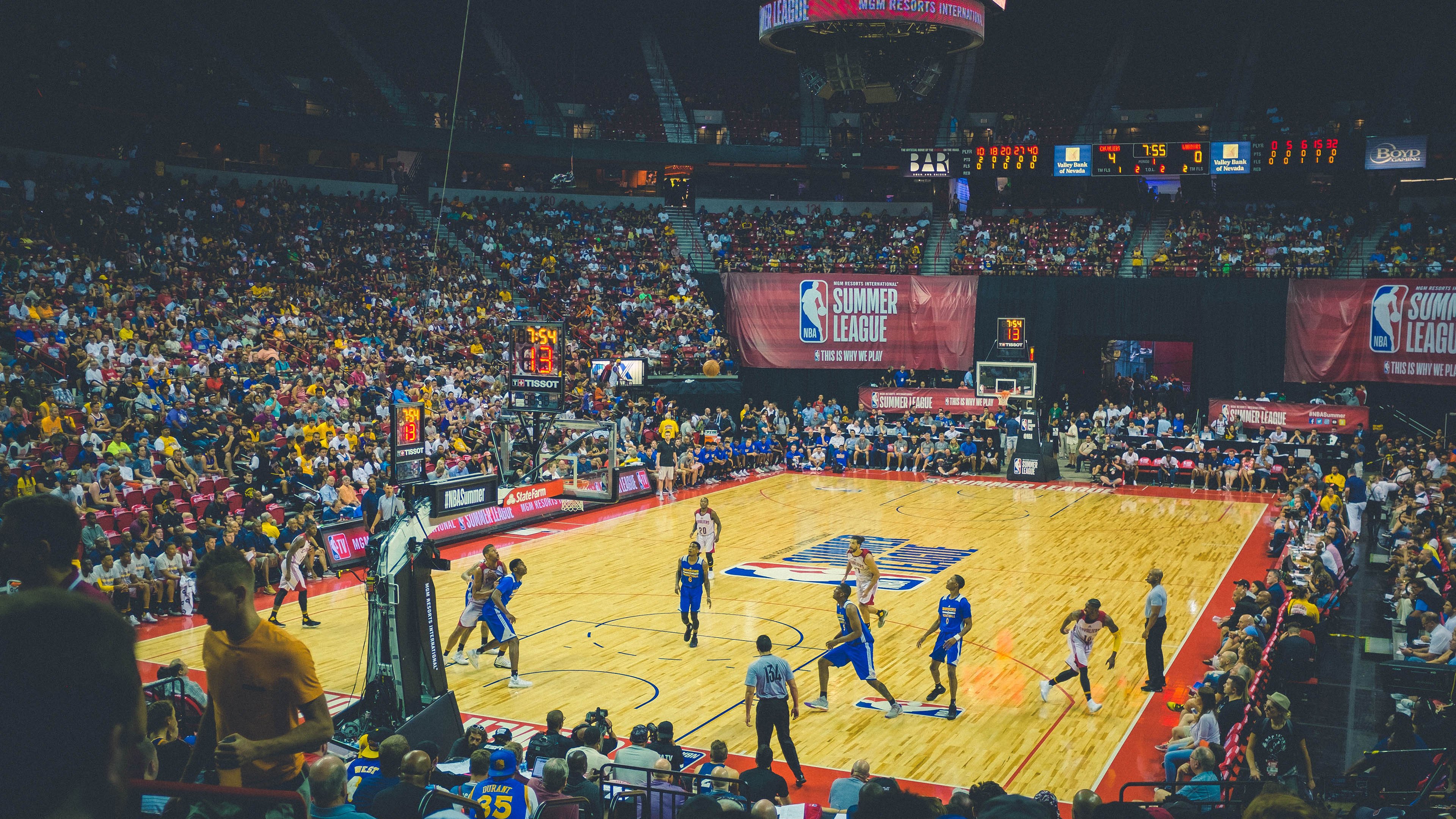 欧冠半决赛之夜，黄喜灿攻防两端的统治艺术